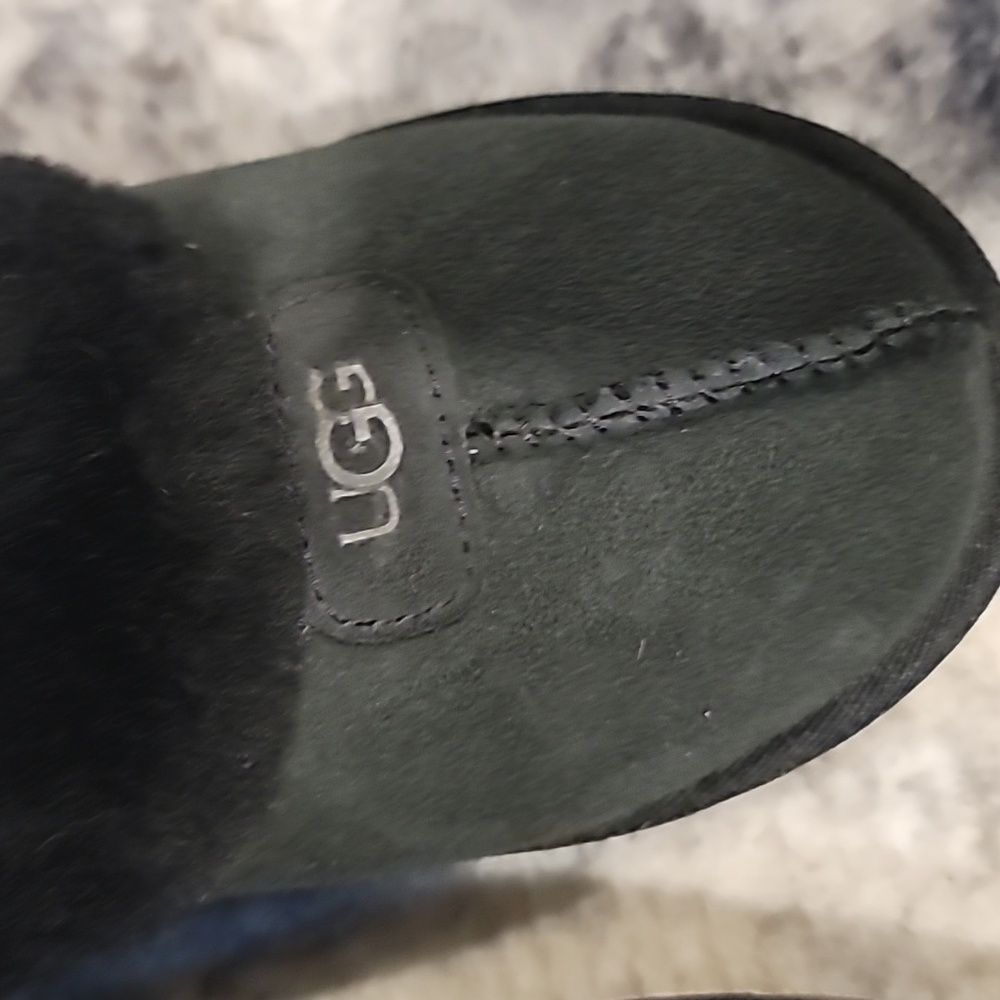 Fun Classic Ugg Slippers - image 2